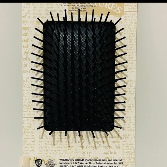 Harry Potter Brush Hufflepuff - Picture 2 of 2